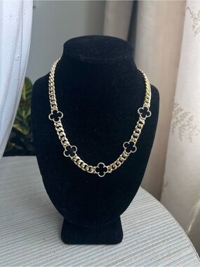 Multi Black Clover Accents curb link neck lace (18 inches)